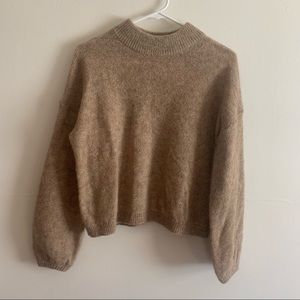 Cropped sweater, Size M
